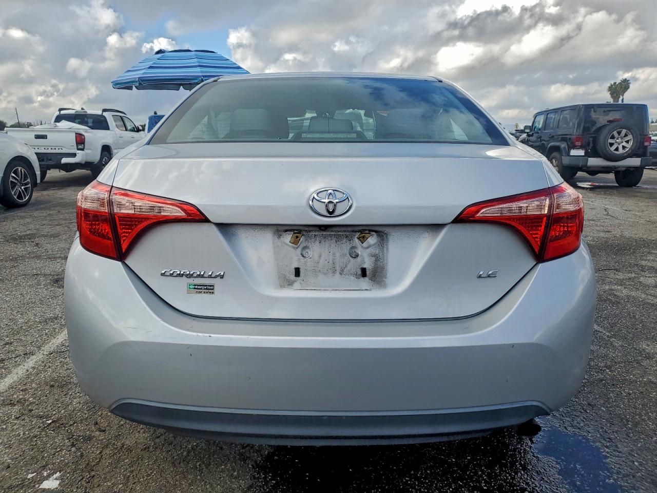 Toyota Corolla L Image 4