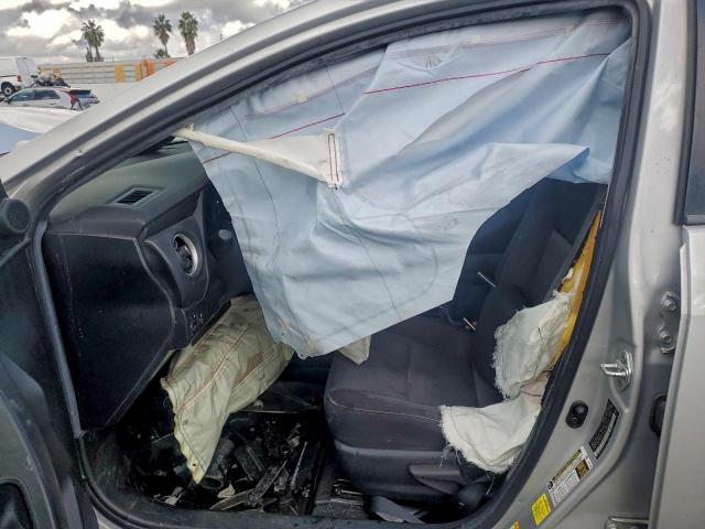 Toyota Corolla L Image 2