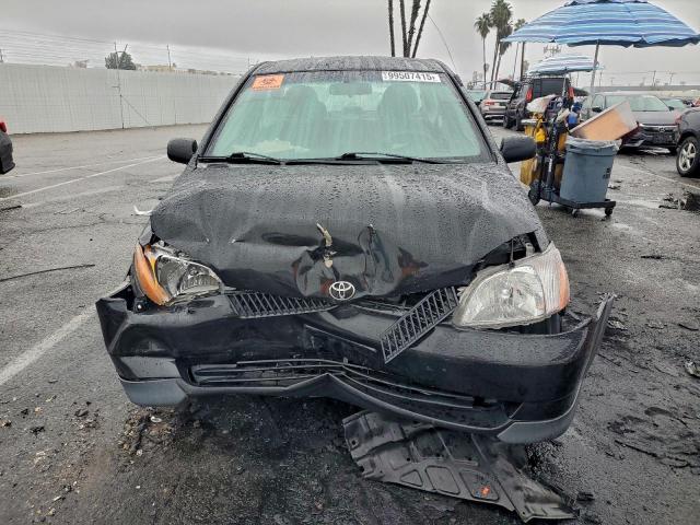 Toyota ECHO Image 9