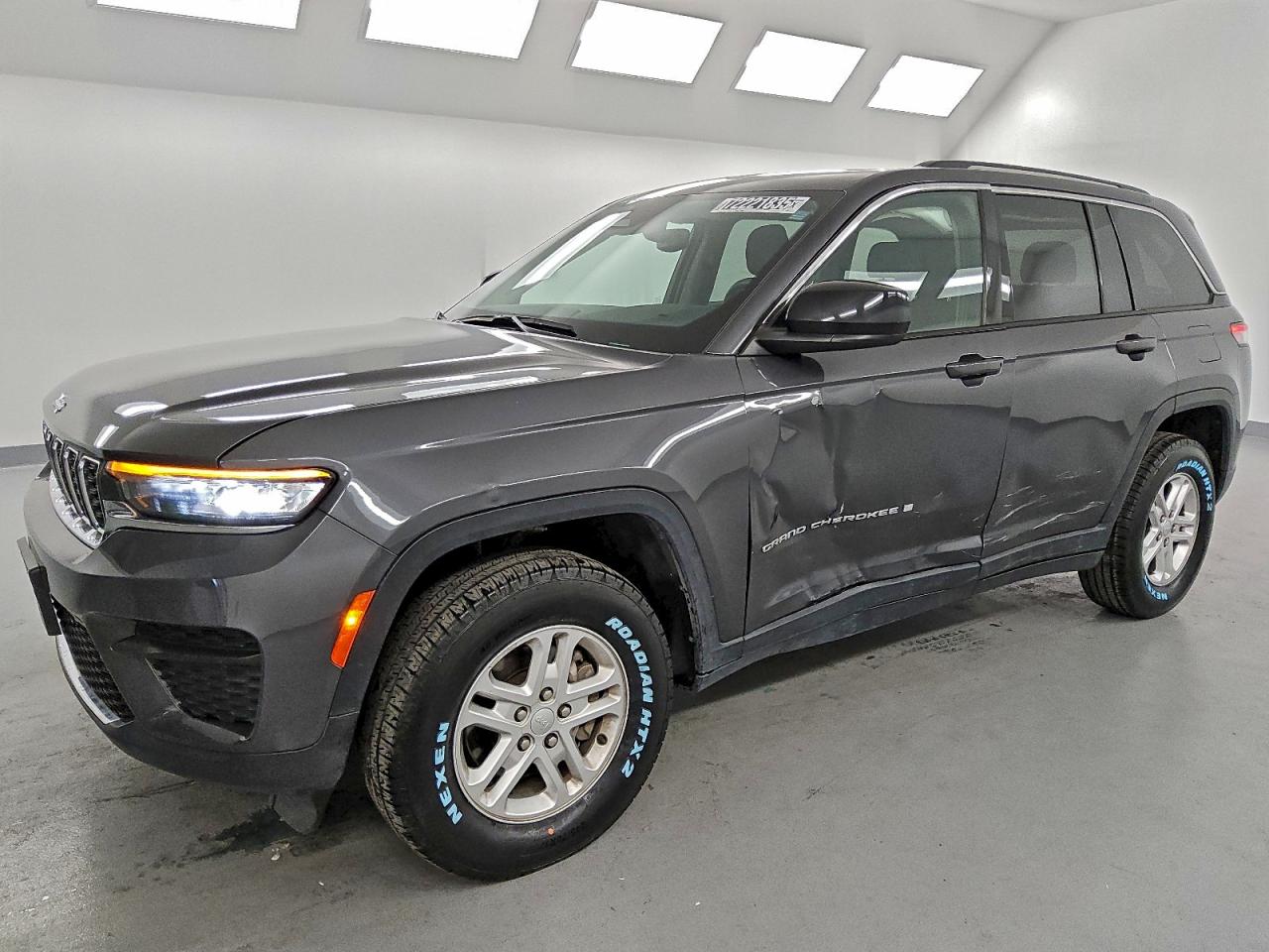 Jeep Grand Cherokee Laredo Image 1