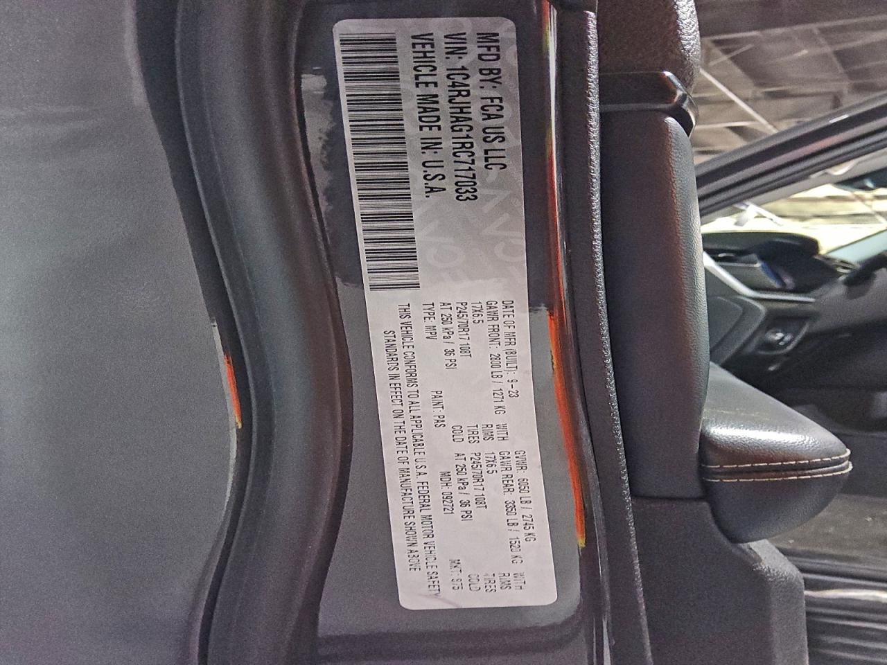 Jeep Grand Cherokee Laredo Image 11