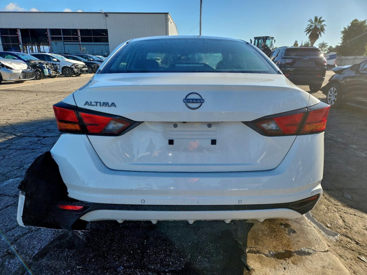 Nissan Altima S Image 5