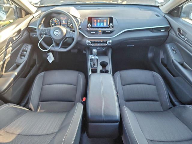 Nissan Altima S Image 11