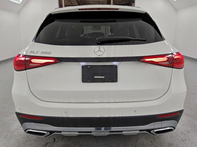 Mercedes-Benz GLC 300 Image 10