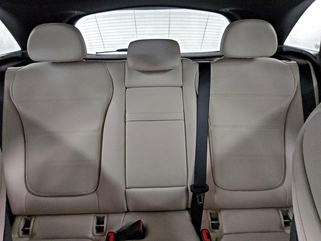 Mercedes-Benz GLC 300 Image 4