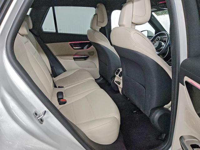 Mercedes-Benz GLC 300 Image 2