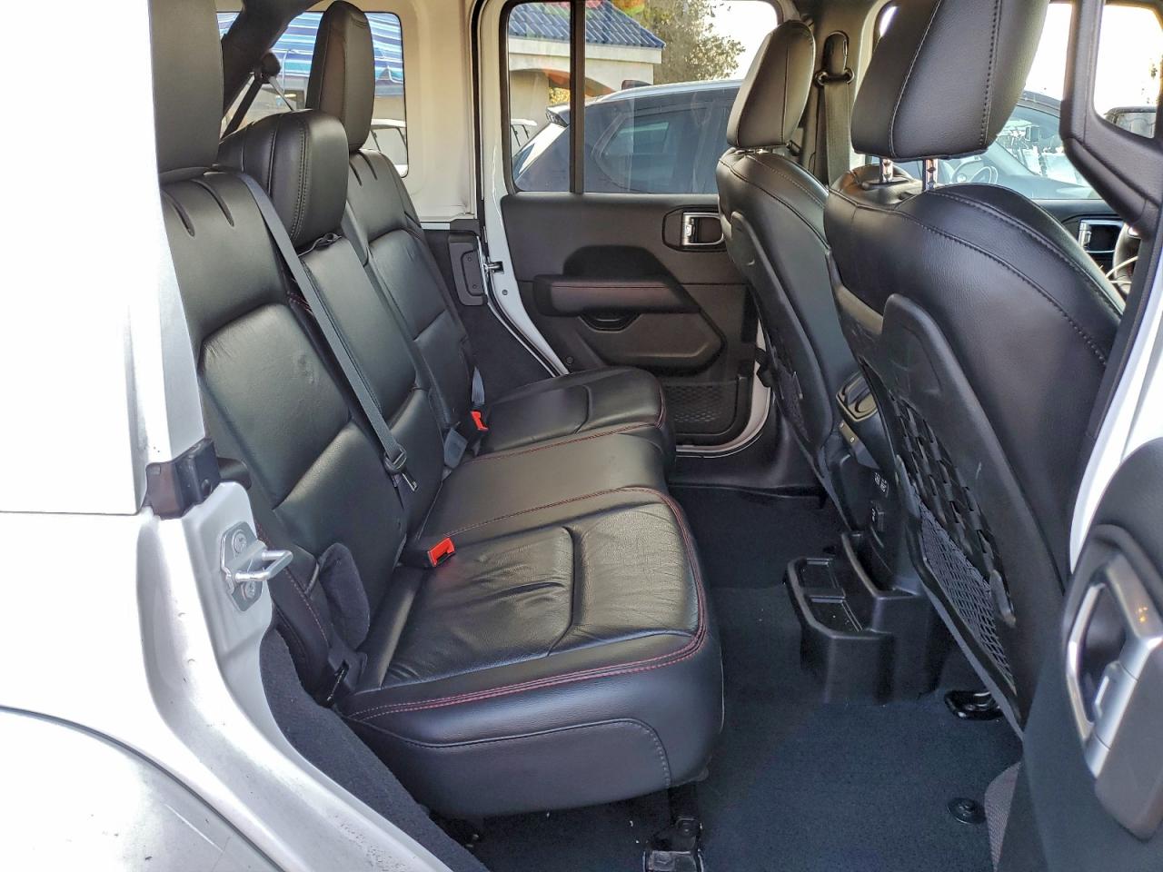 Jeep Wrangler Rubicon Image 6