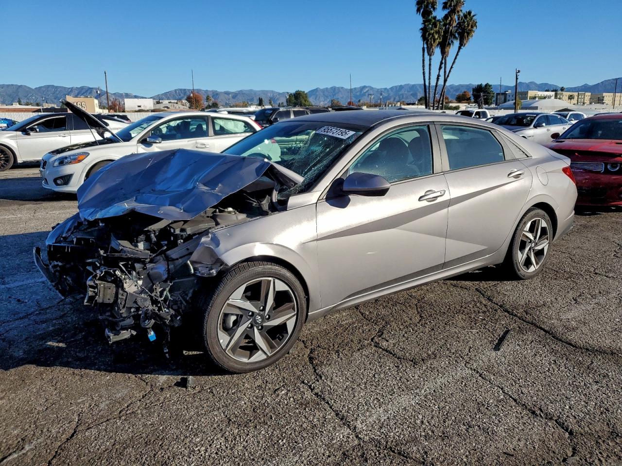 Hyundai ELANTRA Sel Image 1