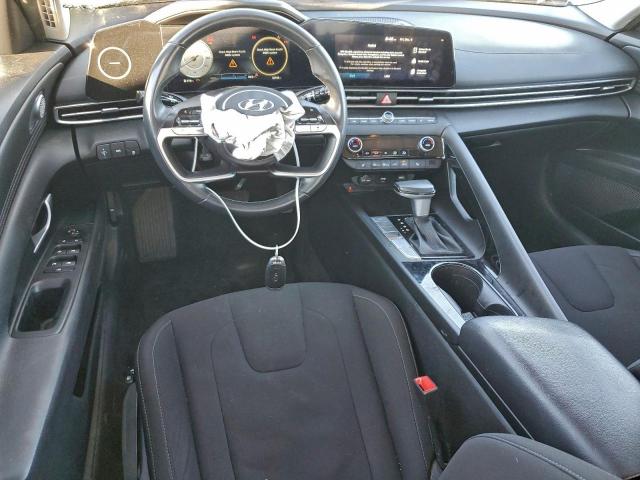 Hyundai ELANTRA Sel Image 2