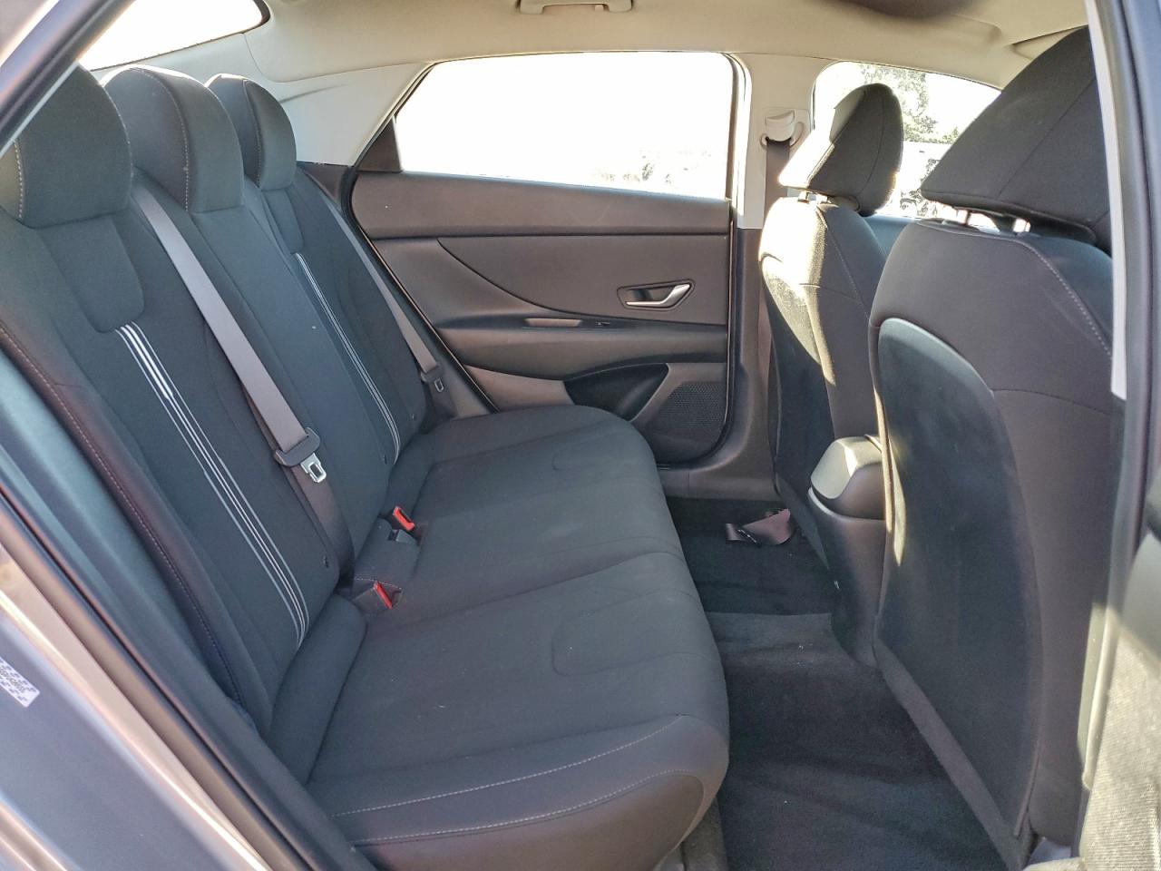 Hyundai ELANTRA Sel Image 7