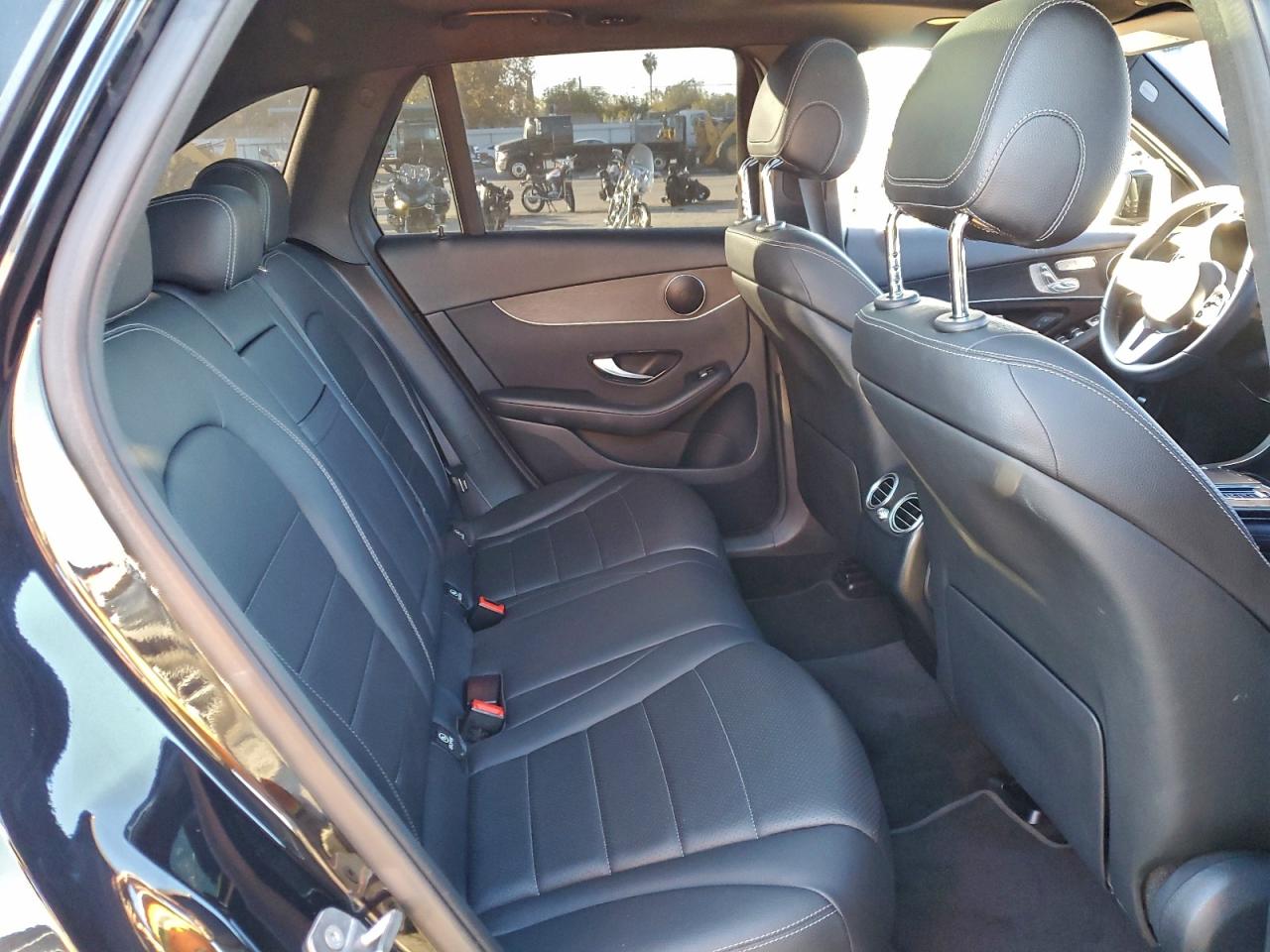 Mercedes-Benz GLC 300 Image 7