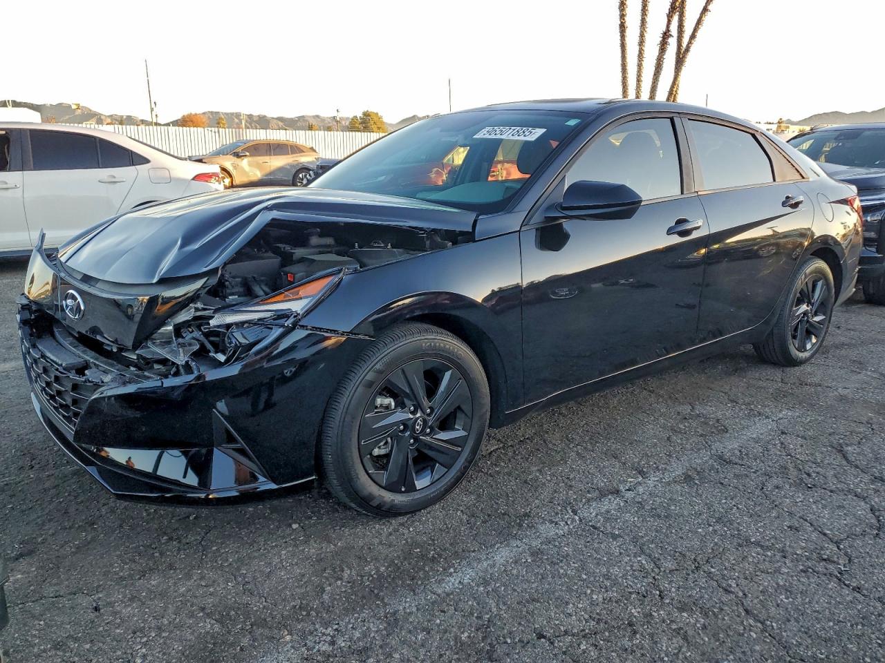 Hyundai ELANTRA Sel Image 1