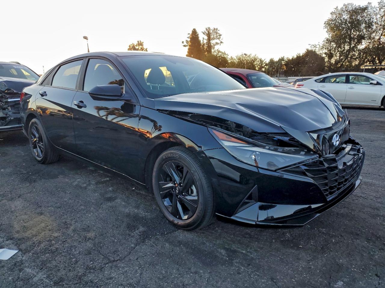 Hyundai ELANTRA Sel Image 9