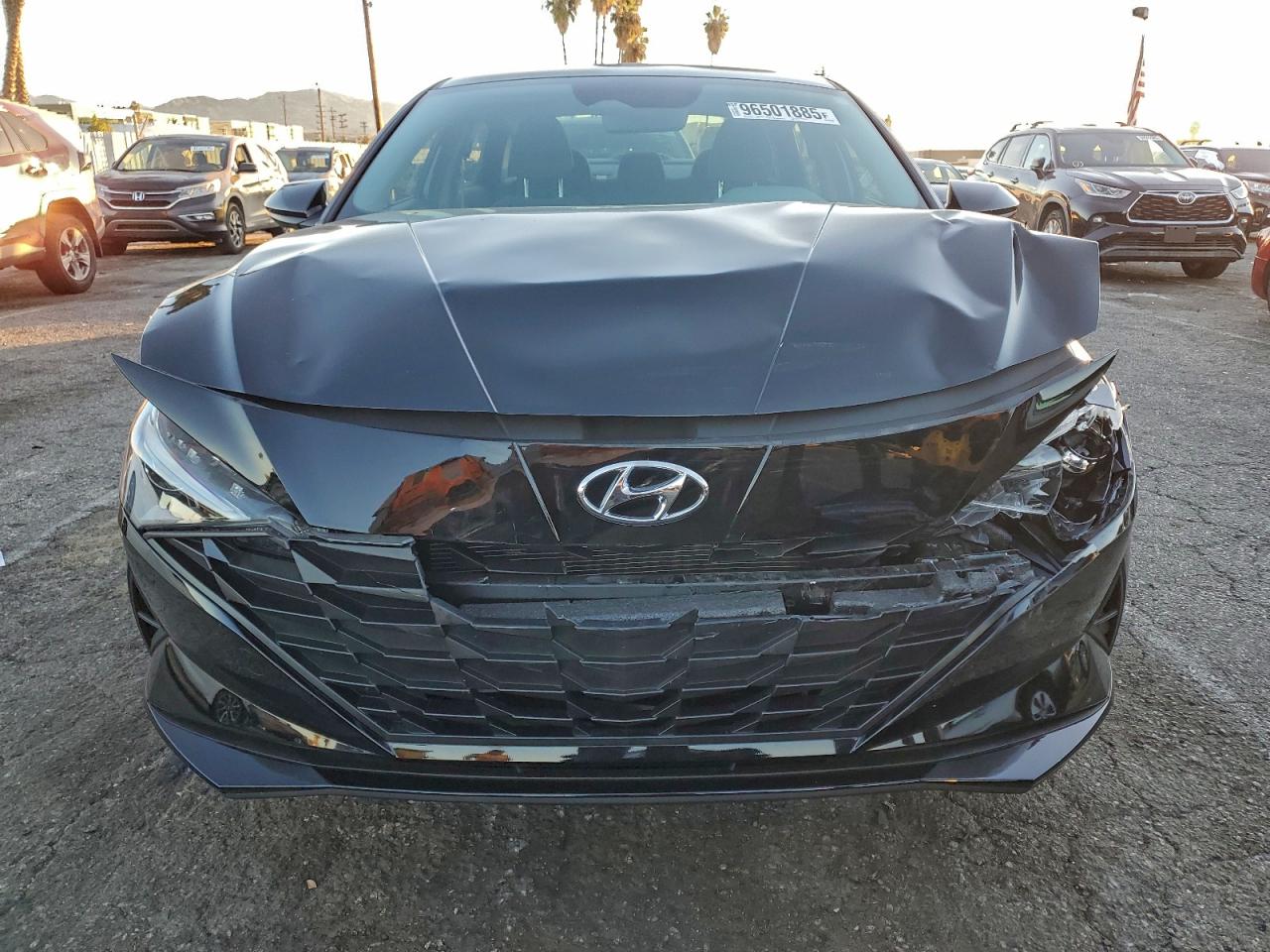 Hyundai ELANTRA Sel Image 2