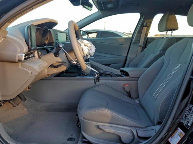 Hyundai ELANTRA Sel Image 5