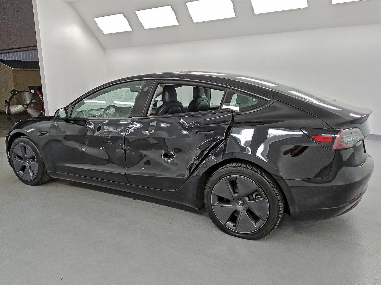 Tesla Model 3 Image 2