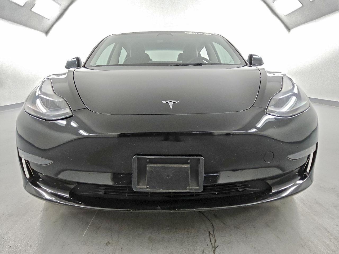 Tesla Model 3 Image 5