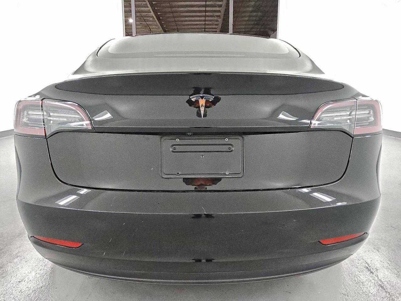 Tesla Model 3 Image 12