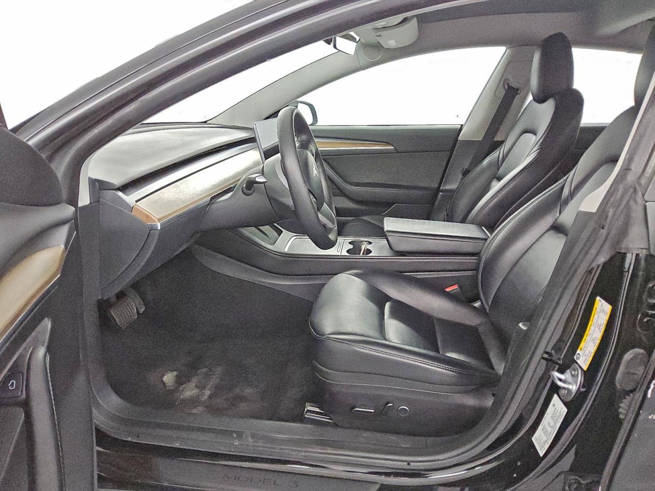 Tesla Model 3 Image 9