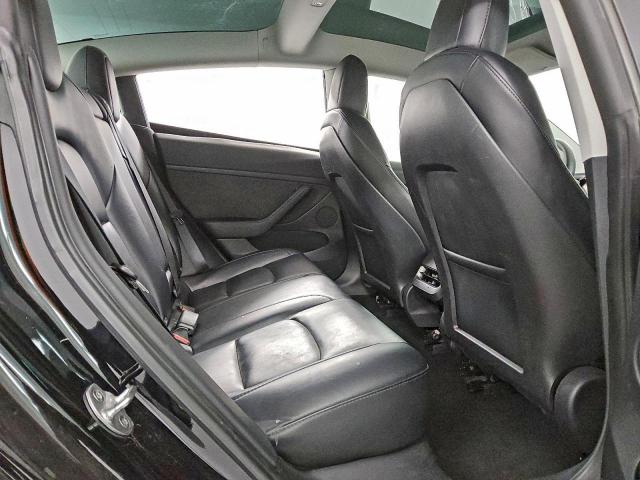 Tesla Model 3 Image 6