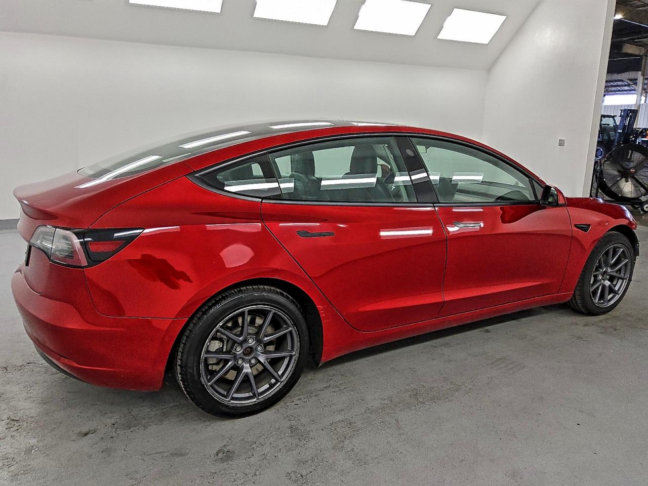 Tesla Model 3 Image 3