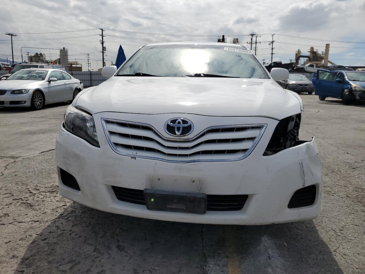 Toyota Camry Base Image 2