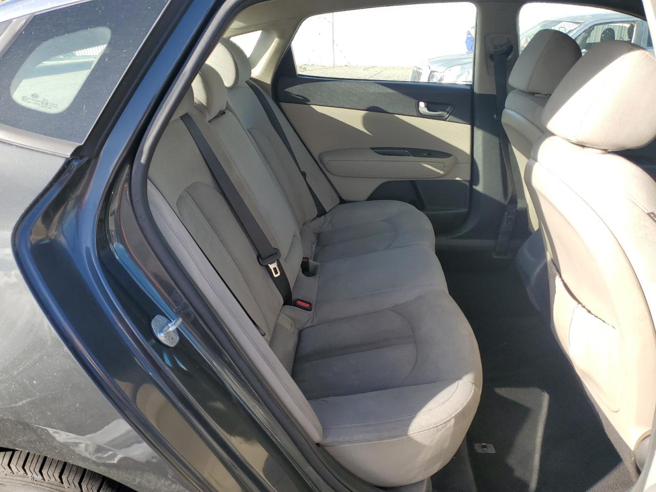 Kia Optima Lx Image 8