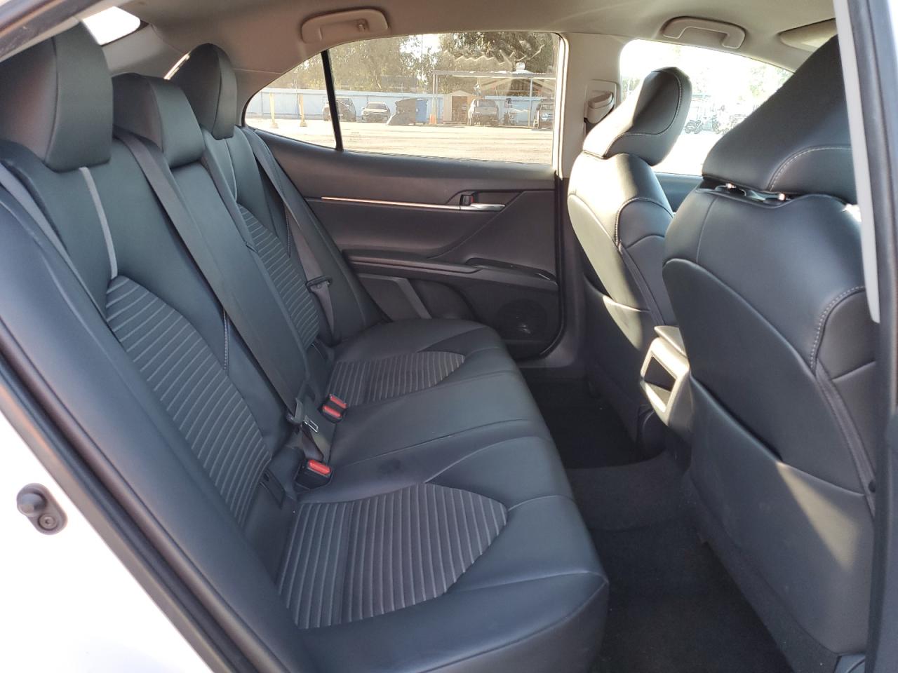 Toyota Camry L Image 13