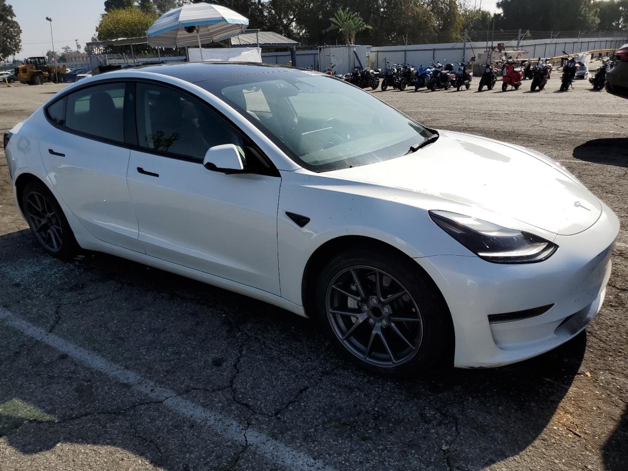 Tesla Model 3 Image 8