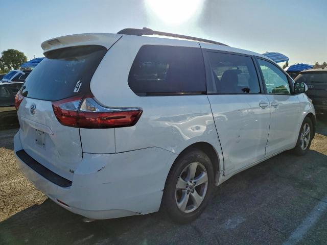 Toyota Sienna Le Image 4