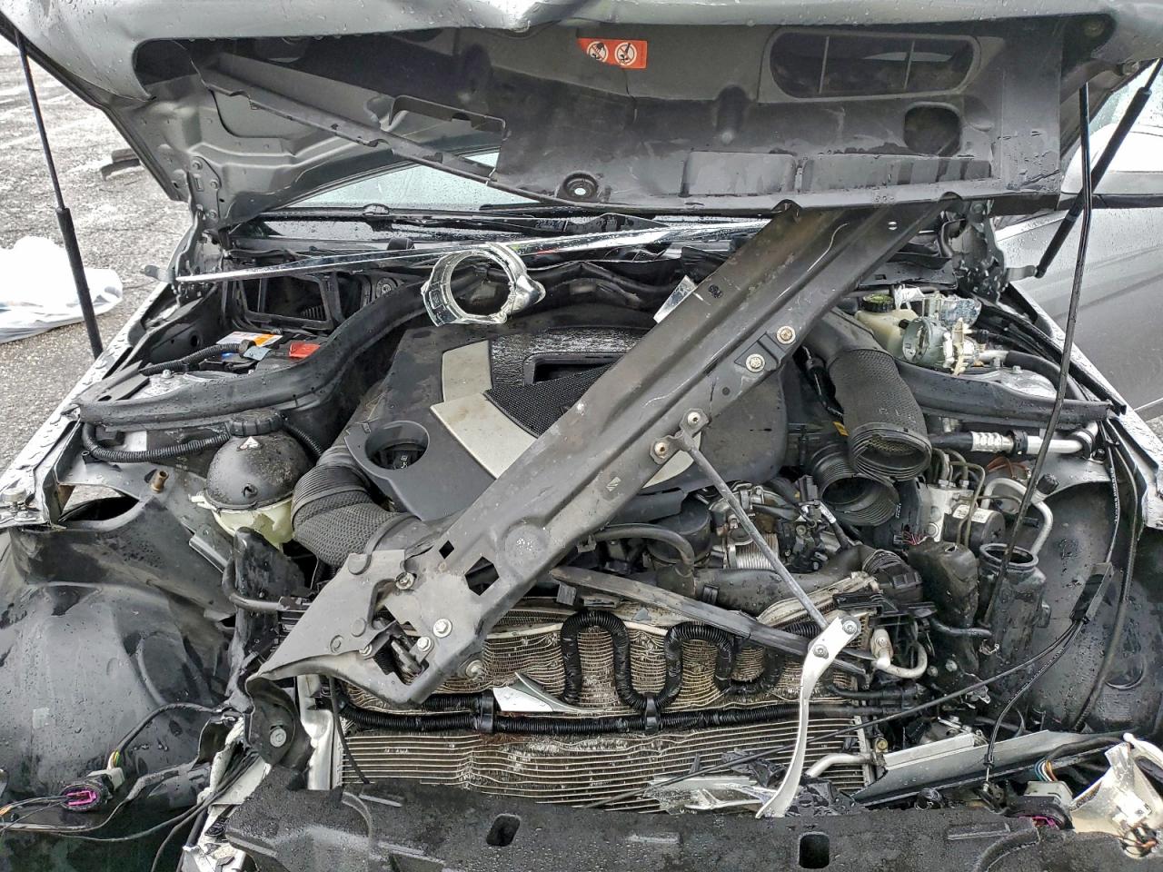 Mercedes-Benz C-Class 300 Image 9