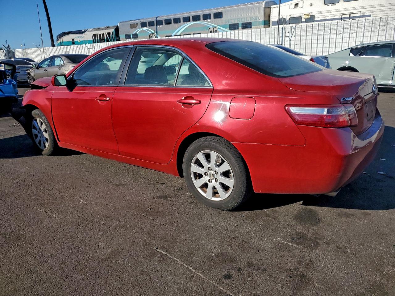 Toyota Camry Le Image 7