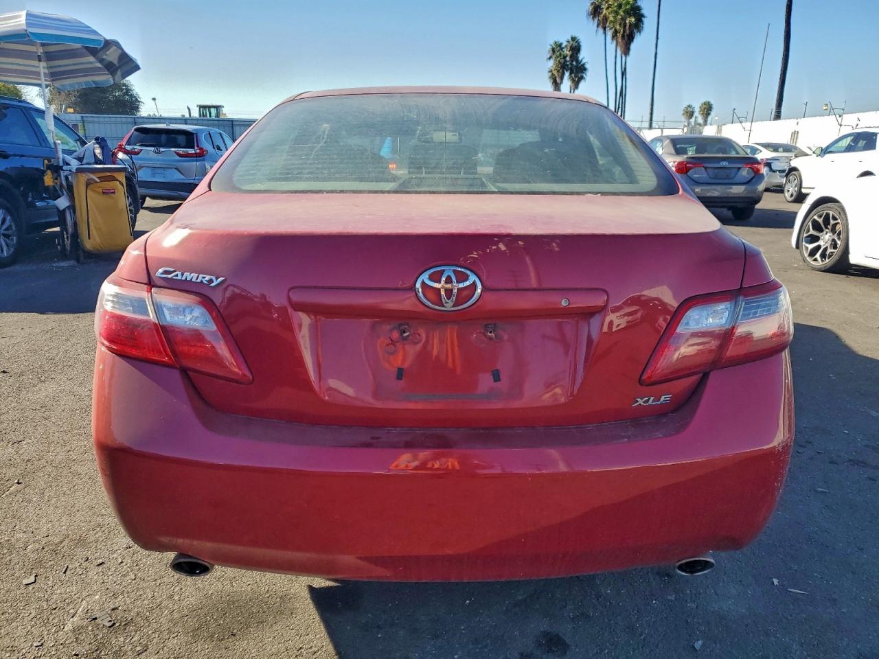 Toyota Camry Le Image 12