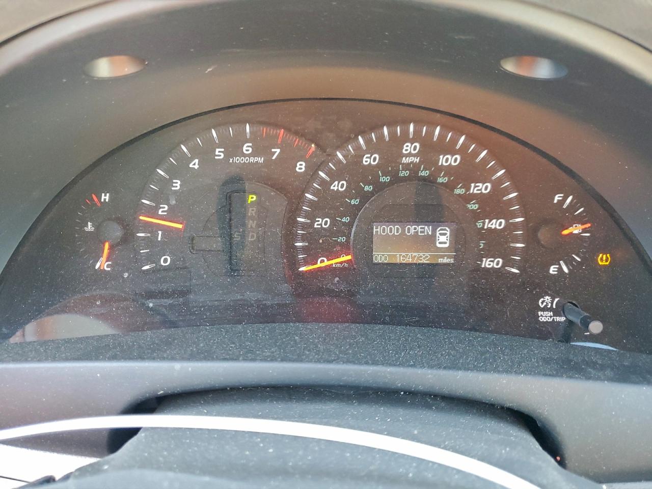 Toyota Camry Le Image 8