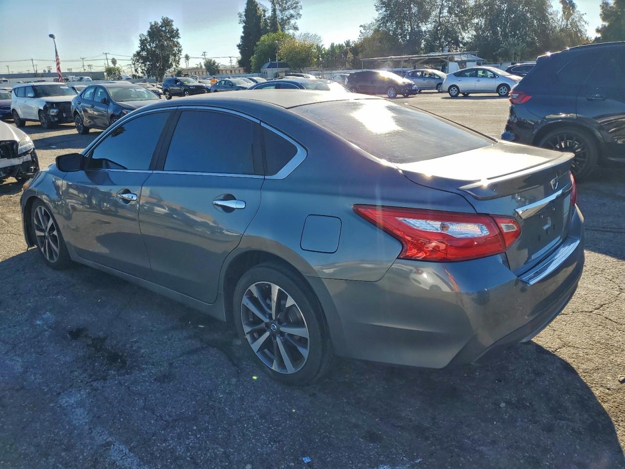 Nissan Altima 2.5 Image 5