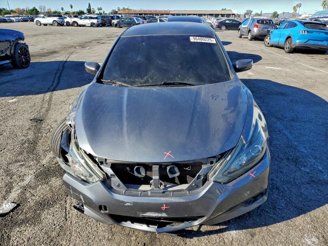 Nissan Altima 2.5 Image 2