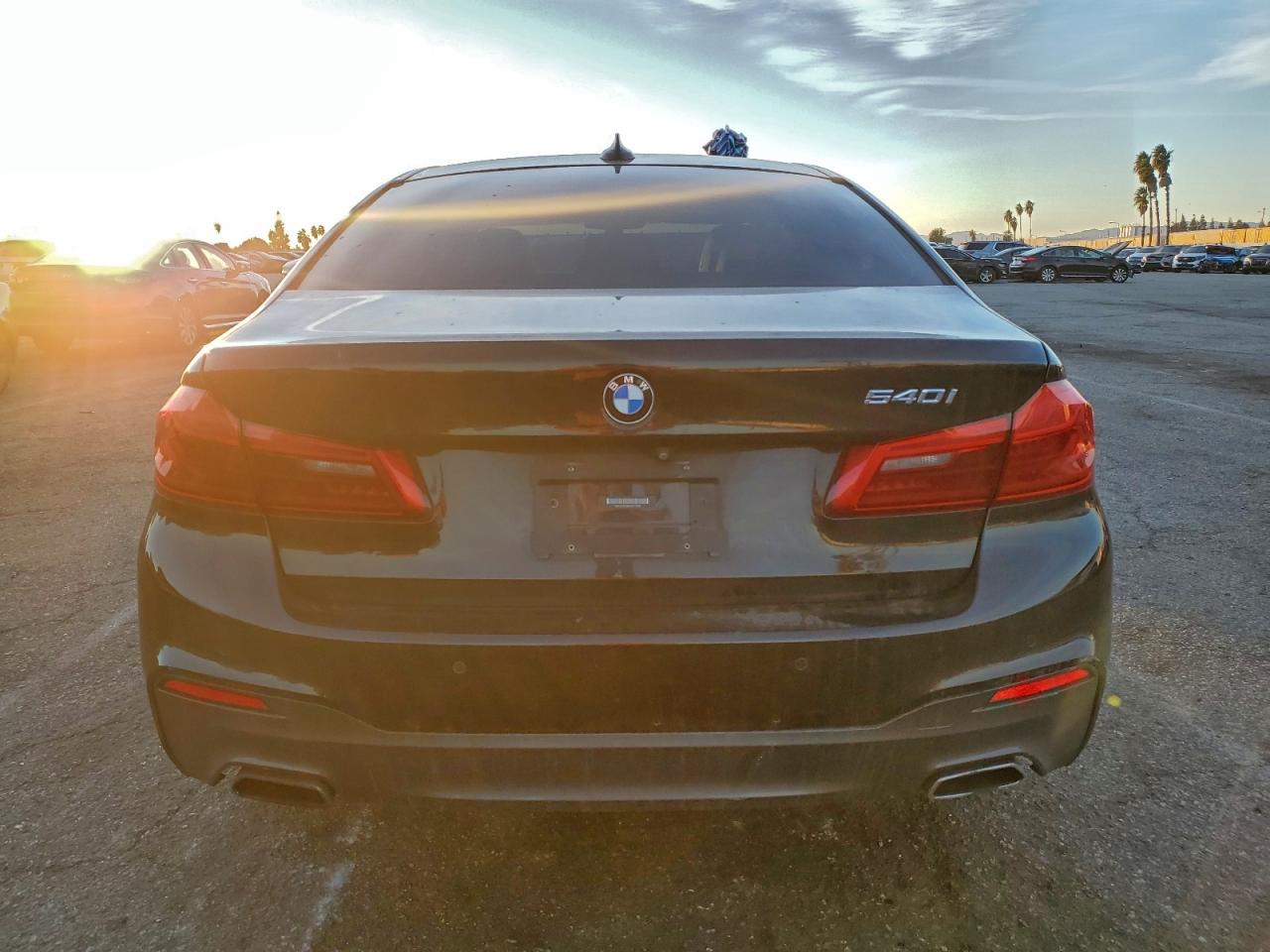 BMW 5 Series I Image 6