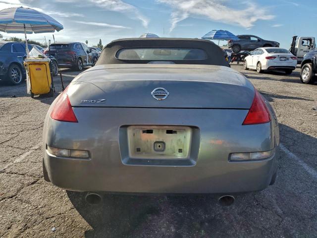 Nissan 350Z Roadster Image 10