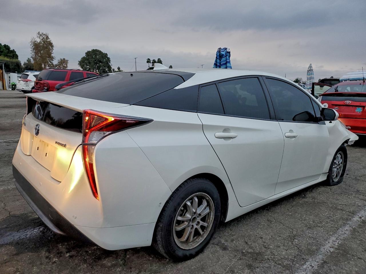 Toyota Prius Image 12