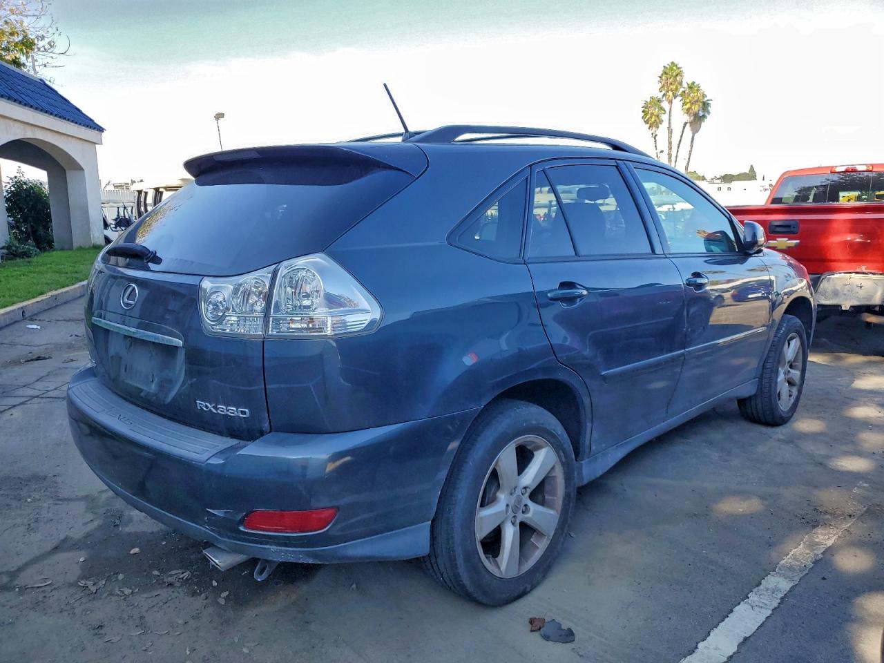 Lexus RX 330 Image 12