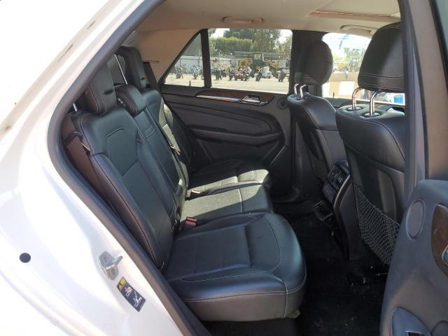 Mercedes-Benz M-Class 350 Bluetec Image 12