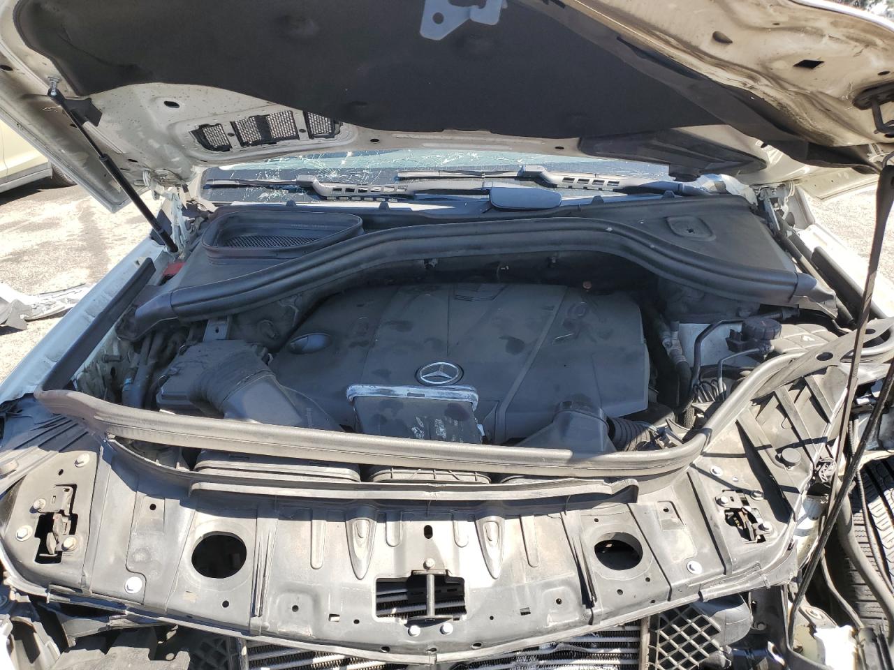 Mercedes-Benz M-Class 350 Bluetec Image 13