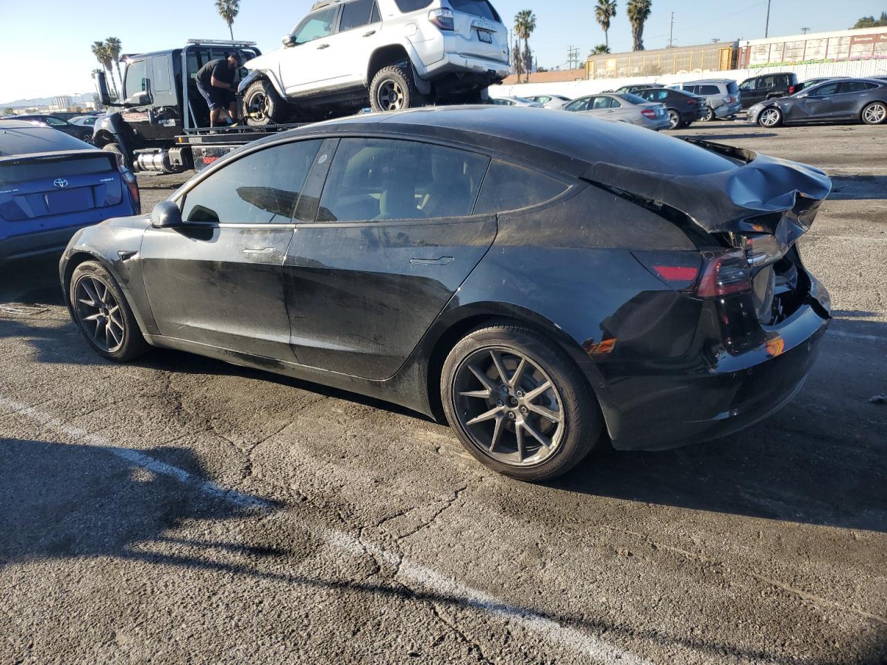 Tesla Model 3 Image 7