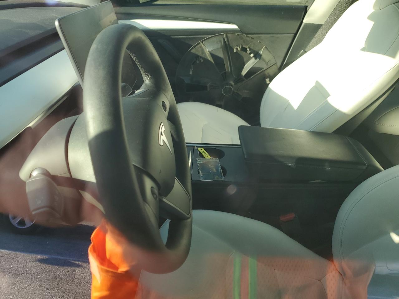 Tesla Model 3 Image 8