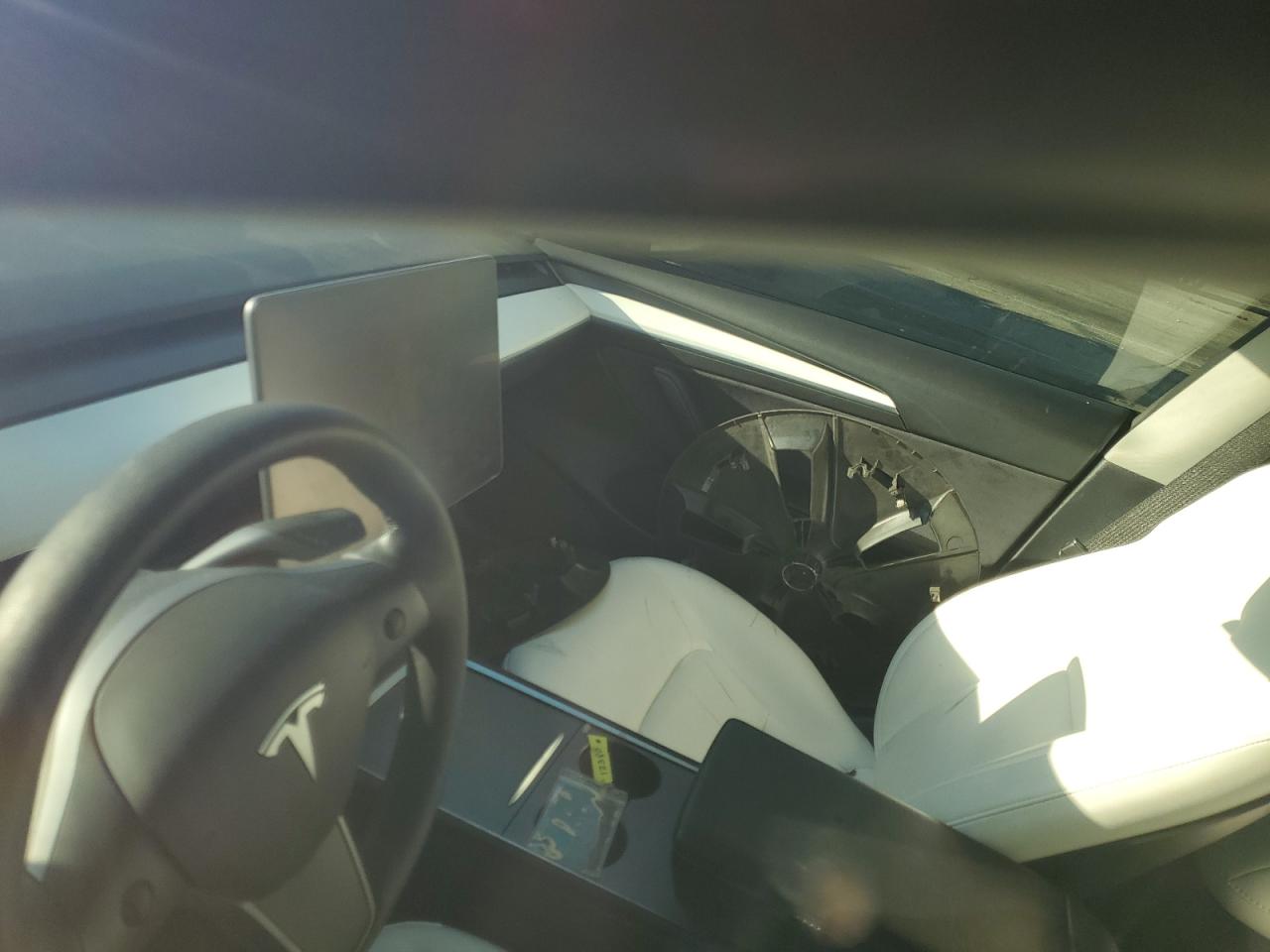 Tesla Model 3 Image 5