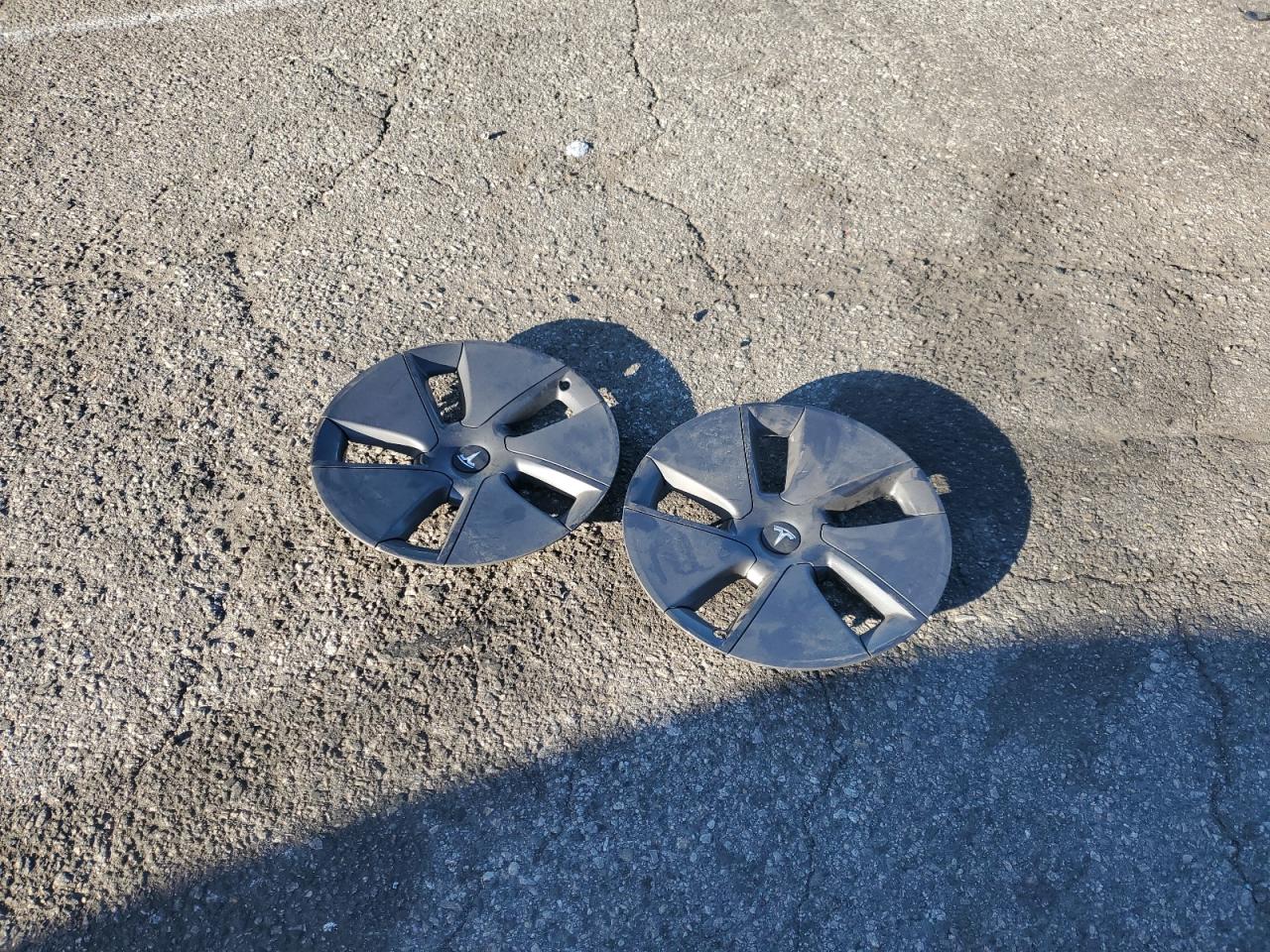 Tesla Model 3 Image 9