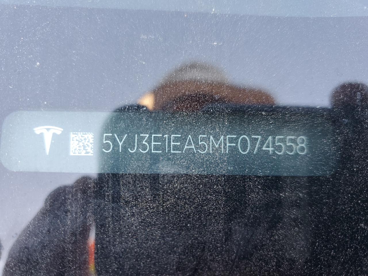 Tesla Model 3 Image 11